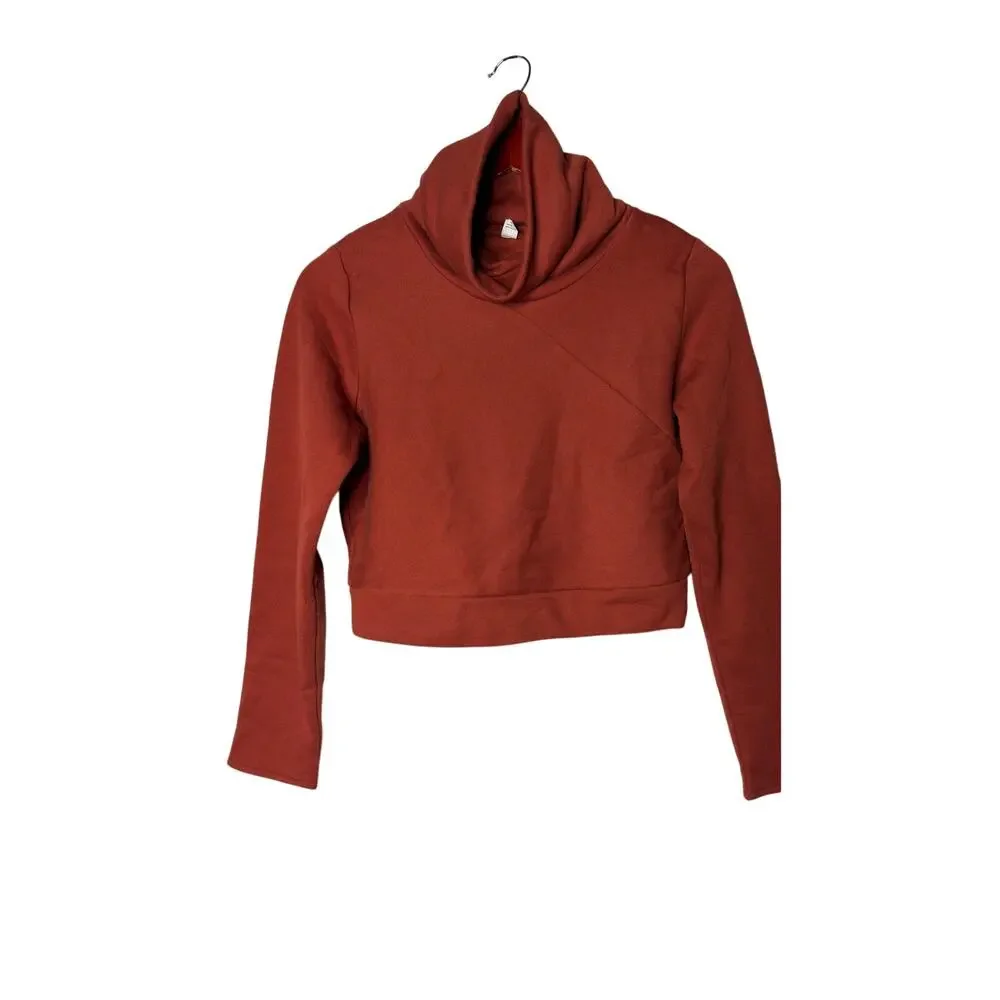 Alo Yoga Soleil Cropped Turtleneck Long Sleeve Top in a burnt orange sz S